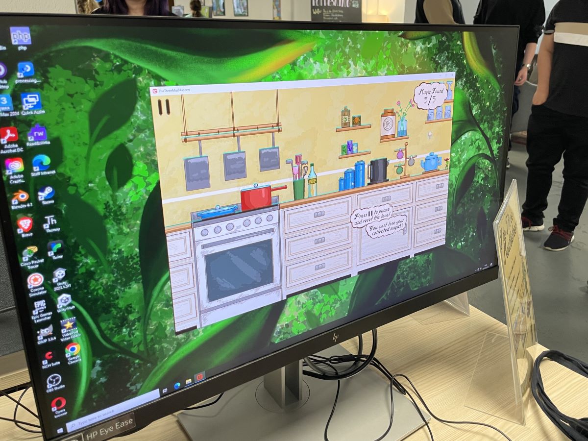 The Three Mushketeers on a desktop